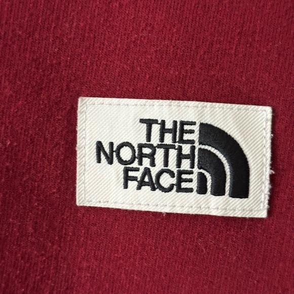 The North Face Heritage Patch‎ Logo Crew Sweatshirt Pullover Mens XL Beetroot - Picture 4 of 8